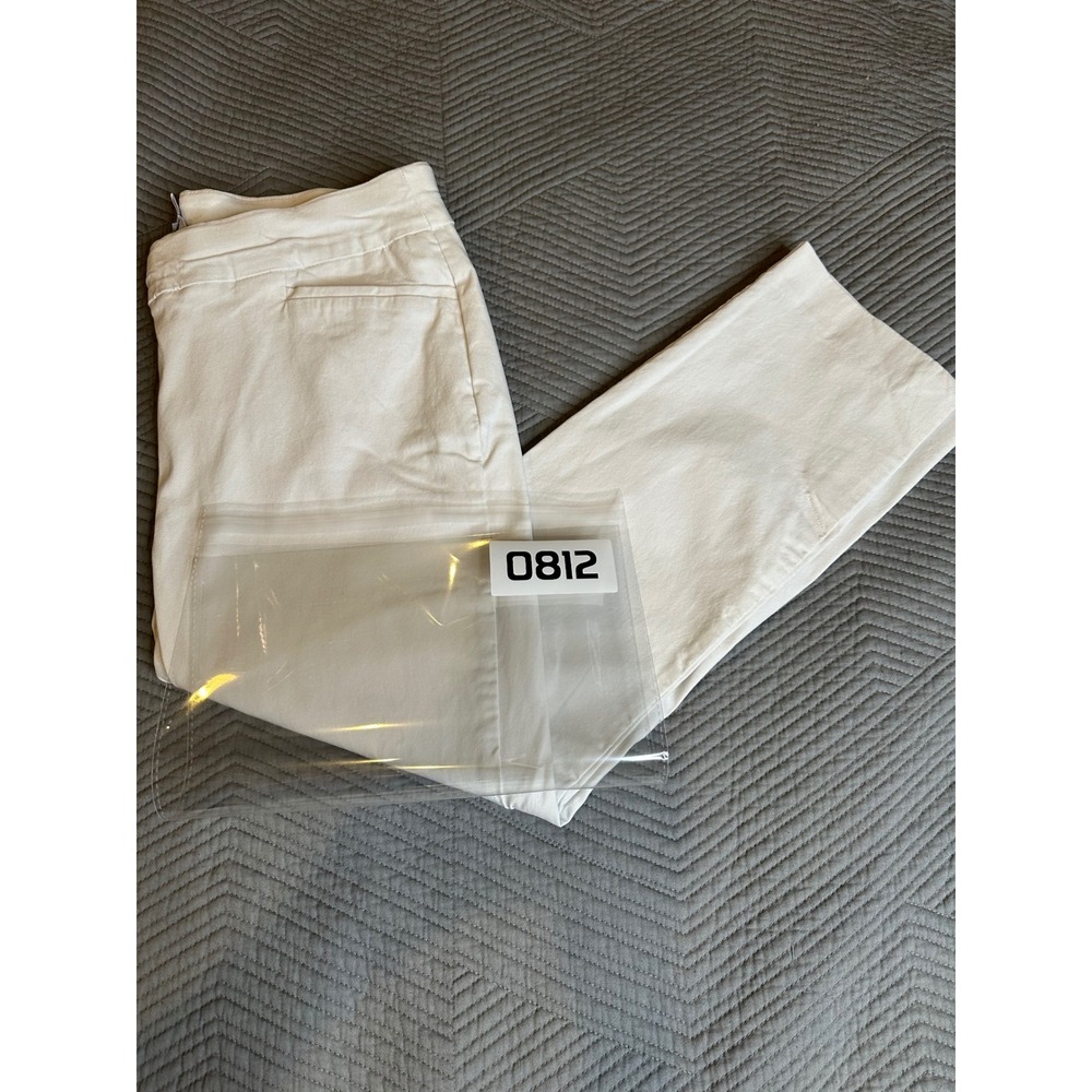 Chicos White Pull On Ankle Pants Straight Leg Side Vent Size 0.5 US 6 - Picture 10 of 10